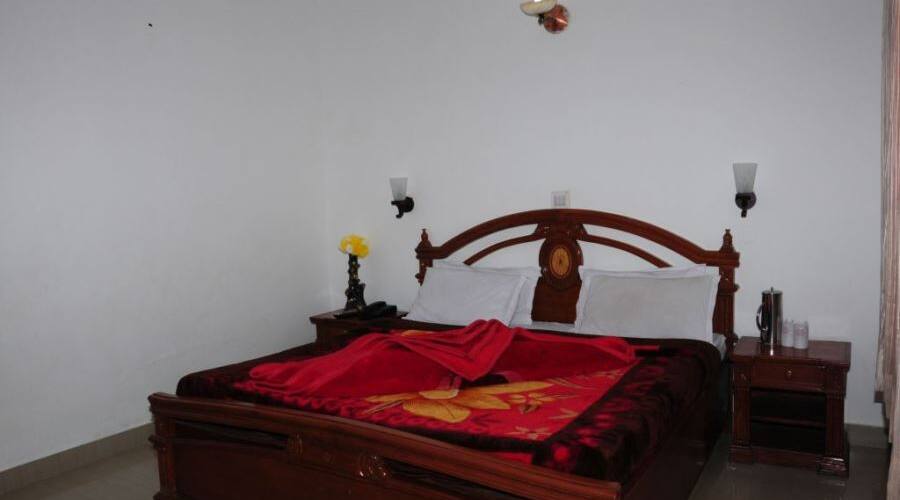Hotel The Breezy Valley Club, Chail 4
